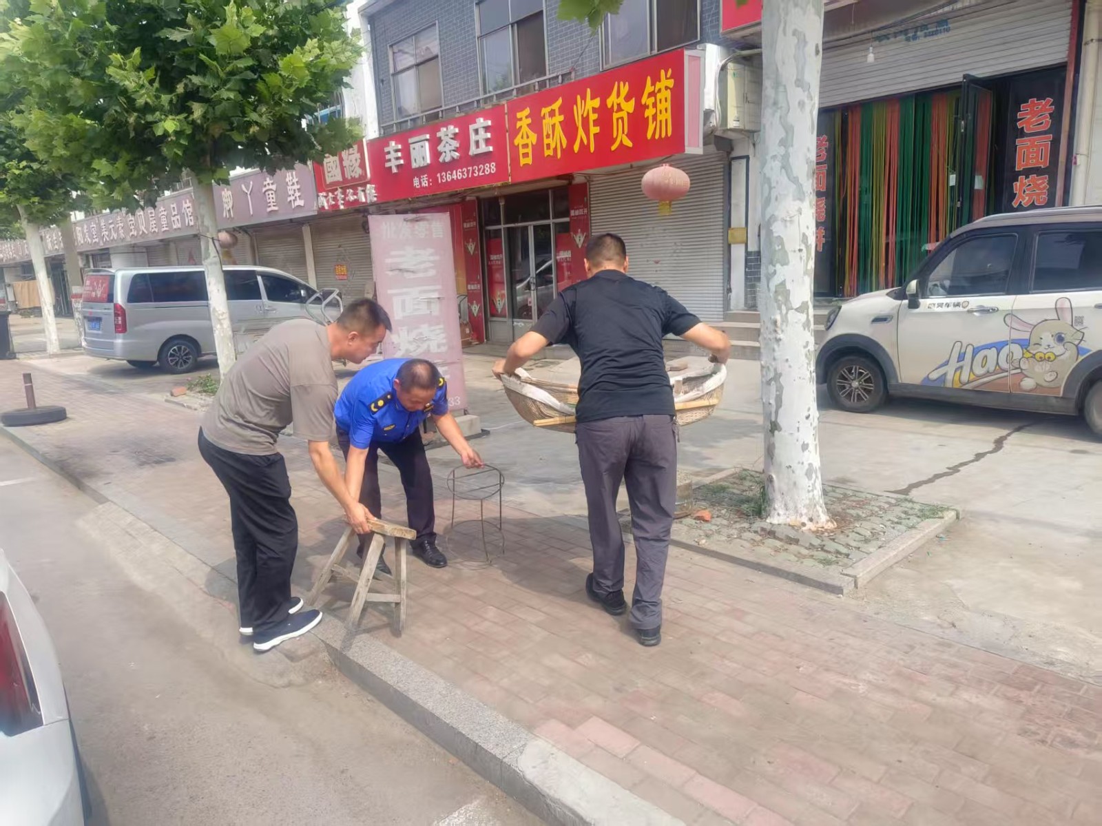 镇执法中队常态化开展镇容镇貌整治工作。