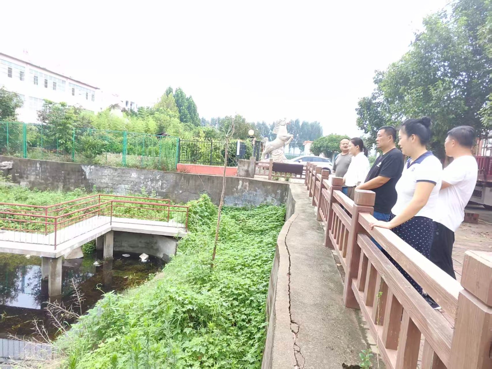 党委副书记、镇长方梅到钟辛庄、杨桥、沙岗村督导防溺水工作，镇领导孙彦固、李刚陪同。