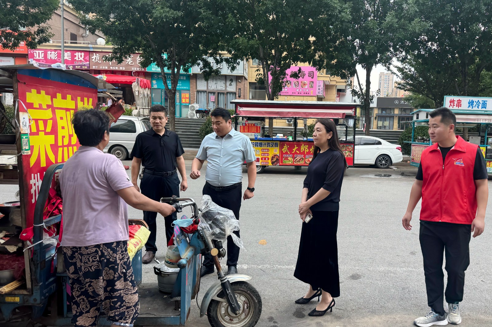 7刘梅主任、袁沐主任