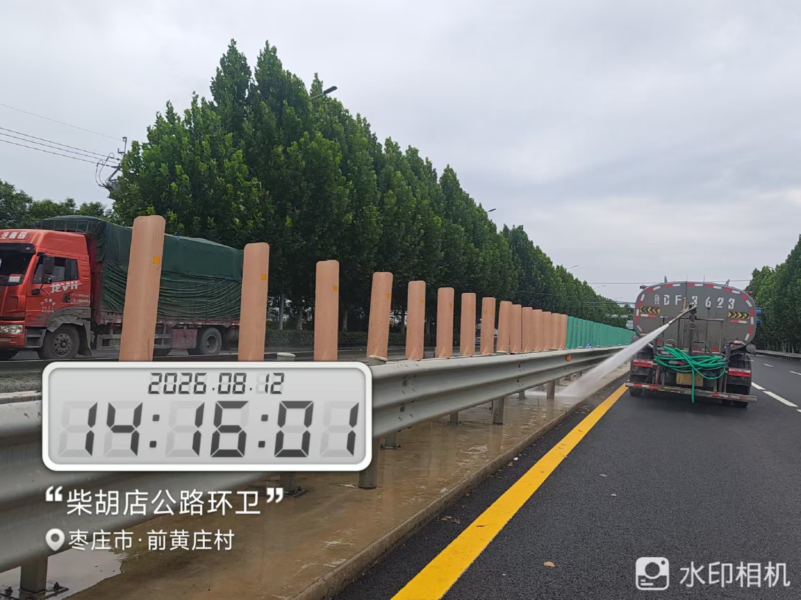 镇道路环卫岗常态化推进垃圾日产日清及人居环境整治工作。