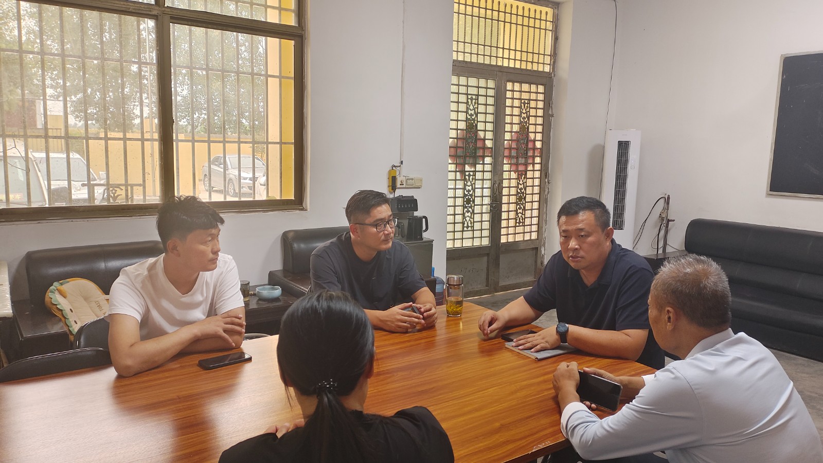 镇领导李刚到刘村管区督导