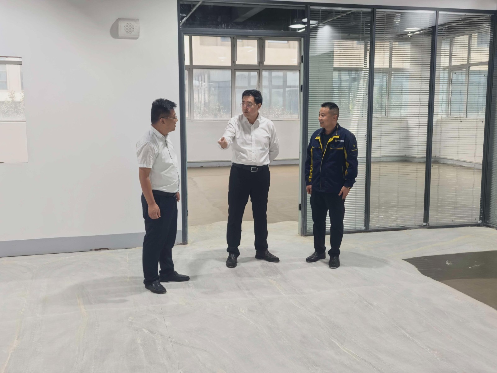 党委书记孔维刚调研重点项目建设及安全生产工作,副镇长马运喜陪同。