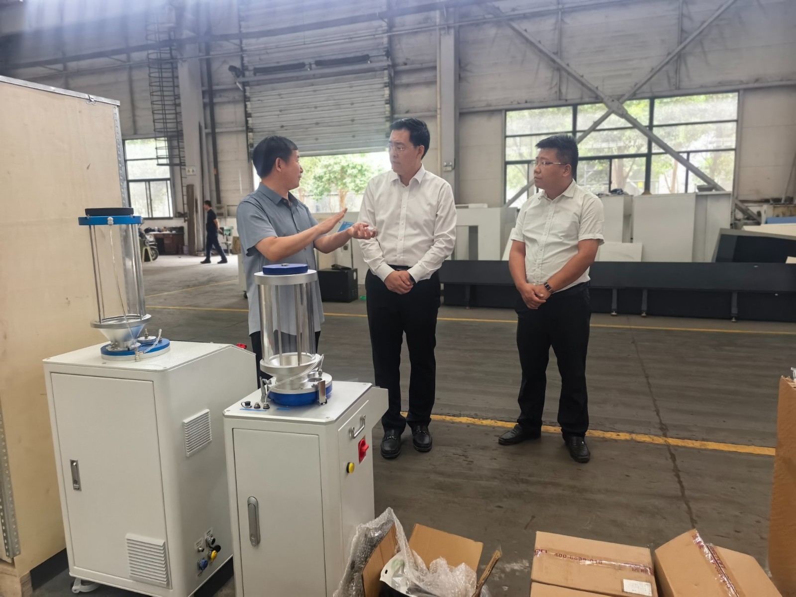 党委书记孔维刚调研重点项目建设及安全生产工作,副镇长马运喜陪同。