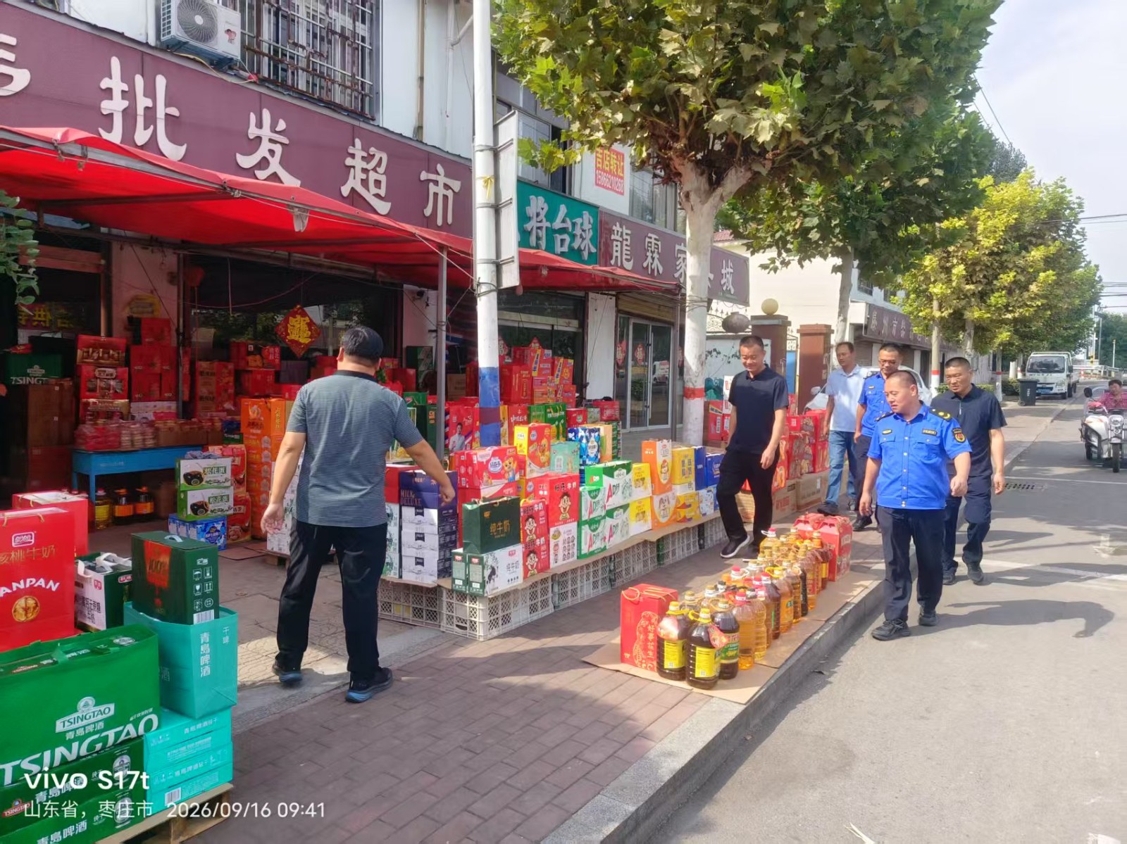 执法中队常态化整治镇容镇貌
