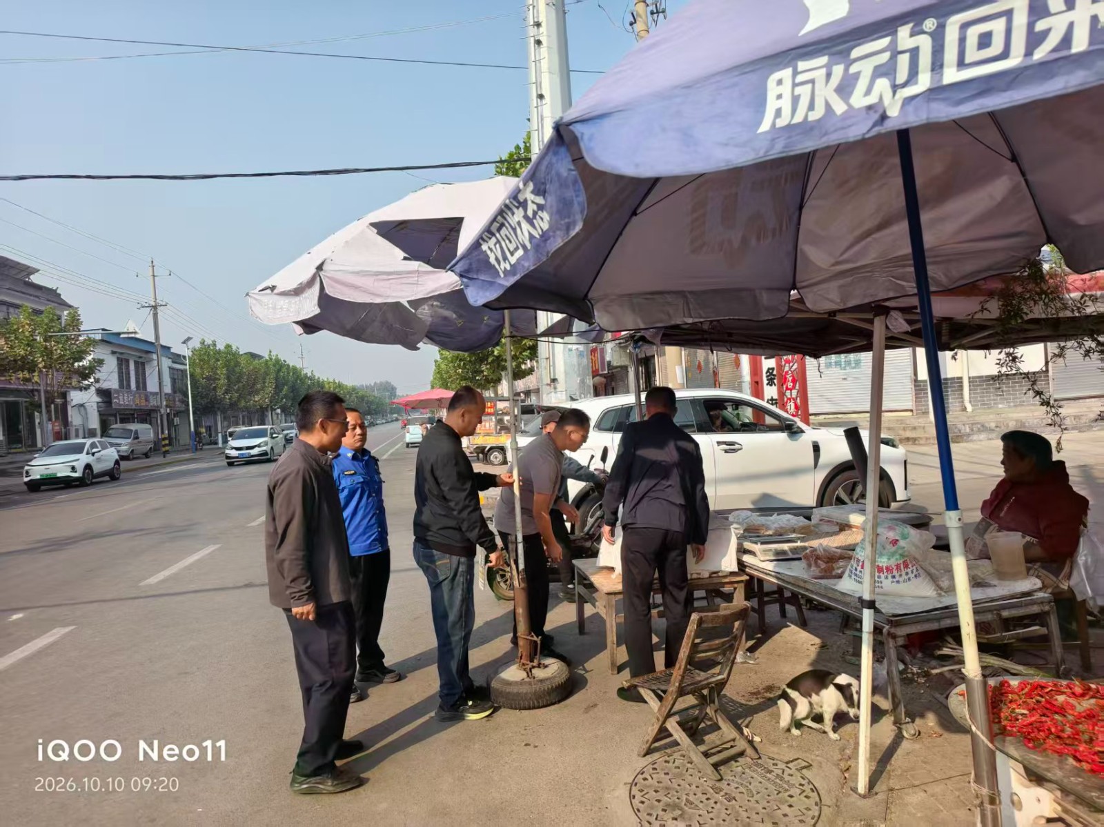 执法中队常态化开展镇容镇貌整治工作。
