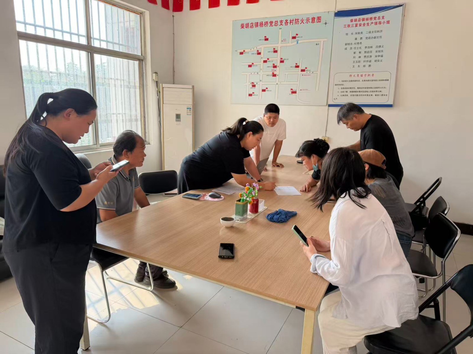 统计岗到薛阳村进行农普工作培训。