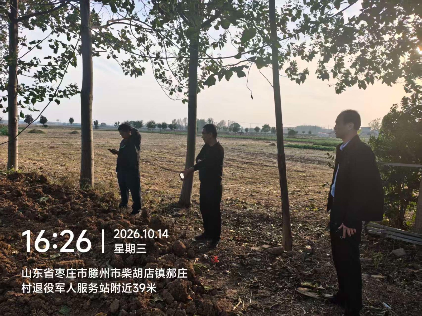 镇领导胡雷督导图斑整改工作。