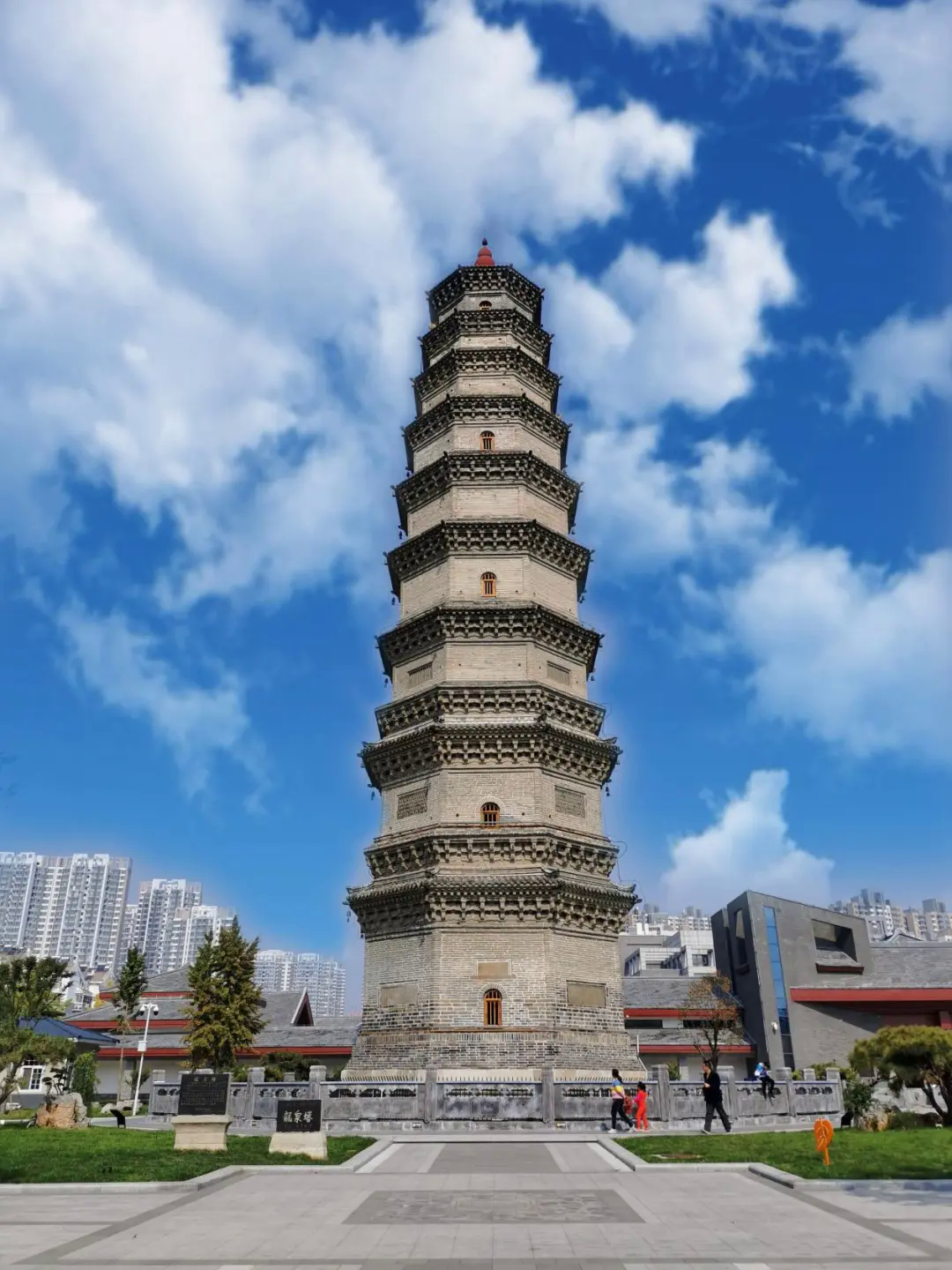 龙泉塔修缮后