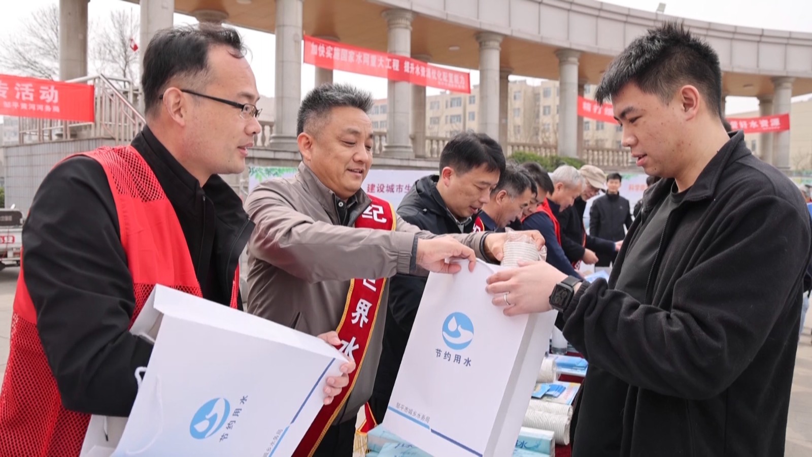 邹平市举行“世界水日”“中国水周”主题宣传活动5