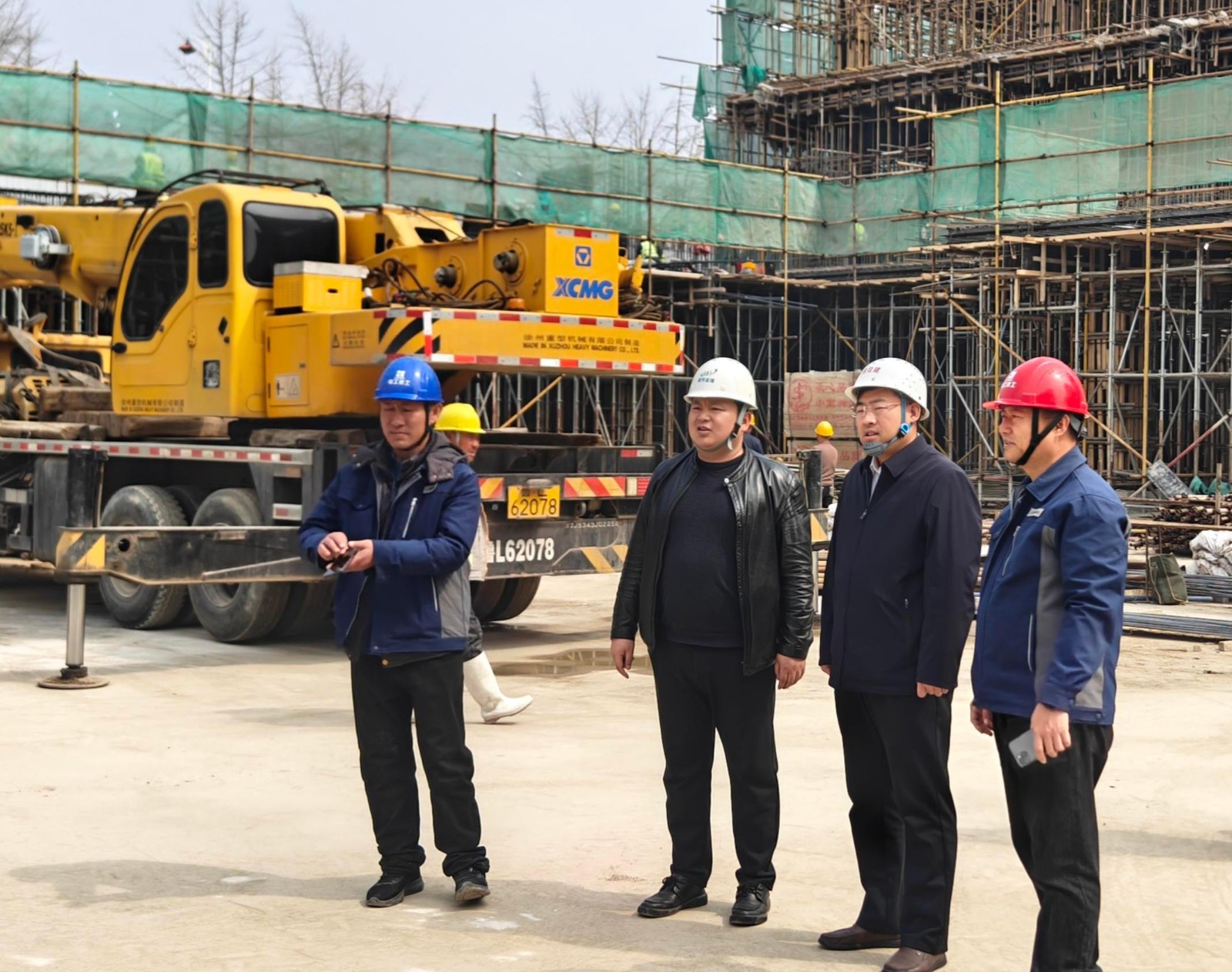 安质站对青云甲第8号塔机安装工作进行巡查。
