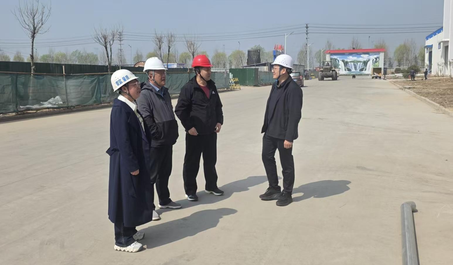 魏局长带队到昂得新材料、华泰纸厂服务重点项目建设