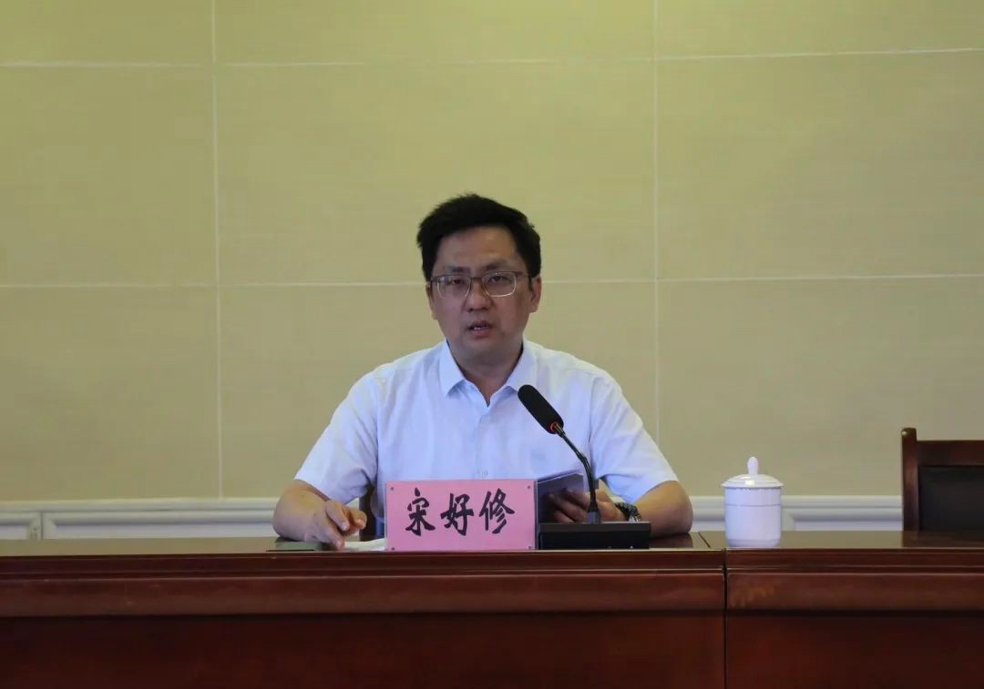 学习贯彻党的二十届三中全会精神区委宣讲团报告会走