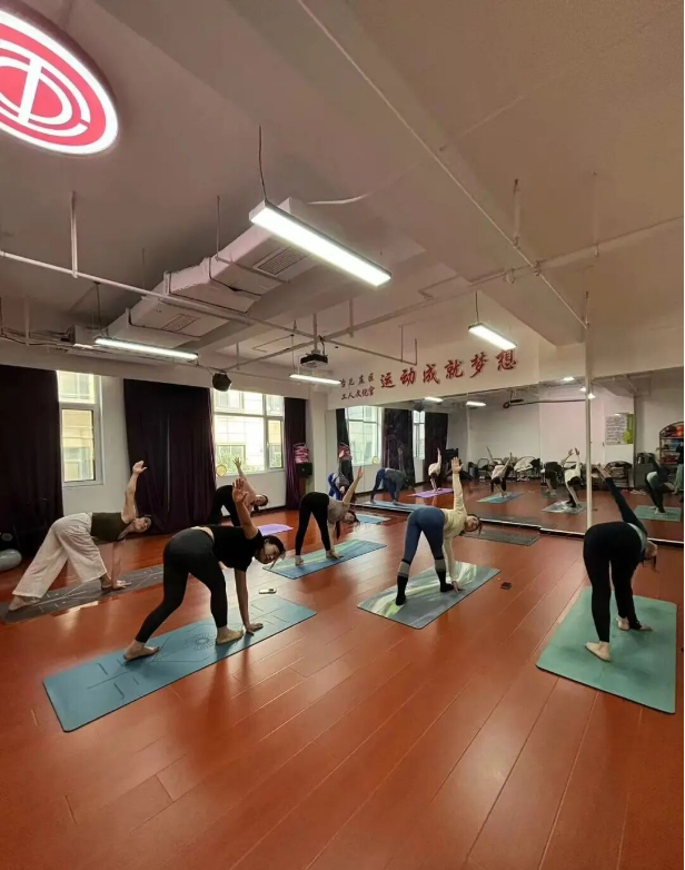 437cb126-39e5-4123-a881-6f680a2a86d9