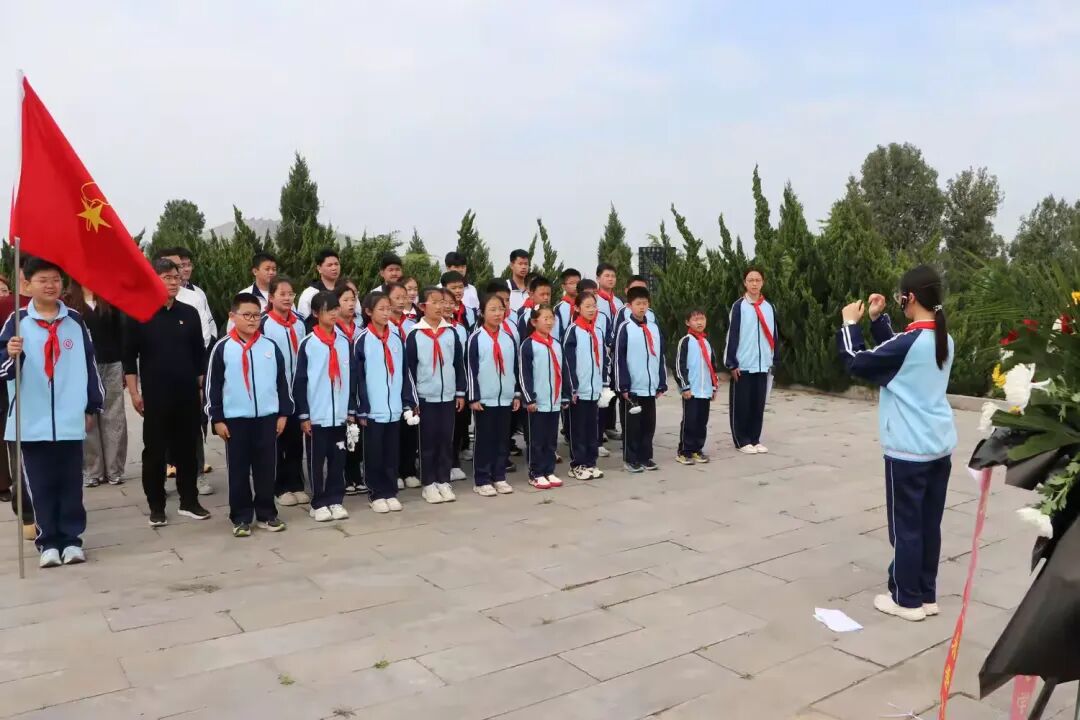 简篇-清明祭英烈,传承红色魂——峄城区匡衡小学、峄城区实验中学(匡衡部)清明节系列主题教育活动