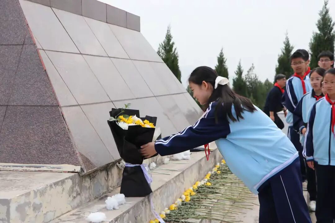 简篇-清明祭英烈,传承红色魂——峄城区匡衡小学、峄城区实验中学(匡衡部)清明节系列主题教育活动