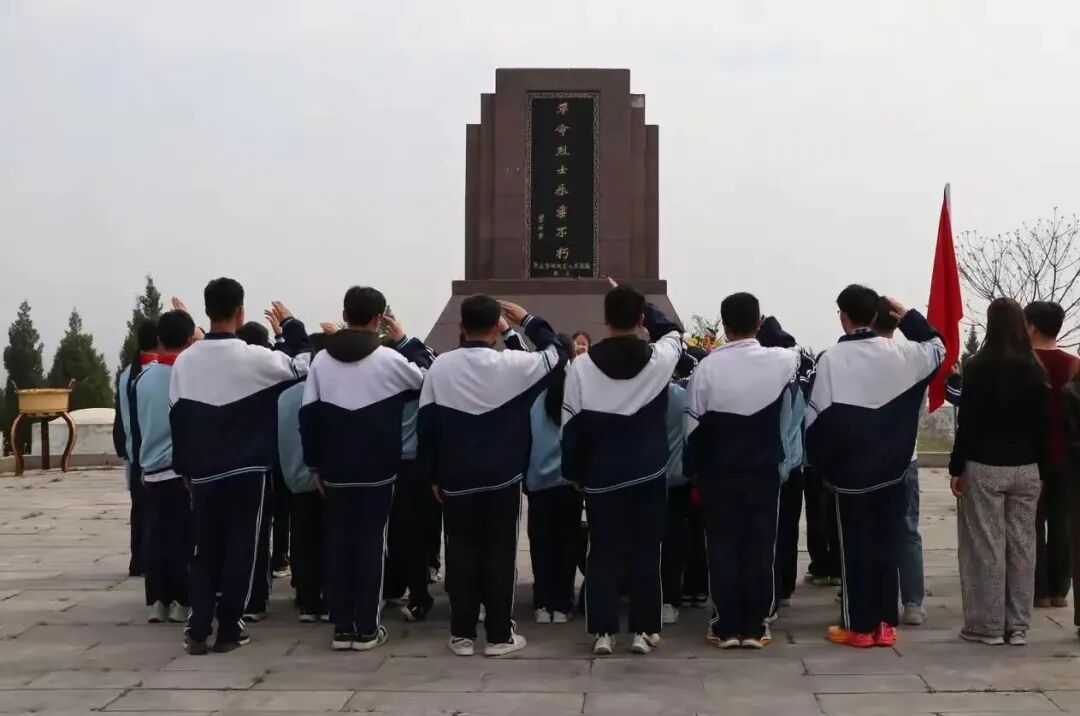 简篇-清明祭英烈,传承红色魂——峄城区匡衡小学、峄城区实验中学(匡衡部)清明节系列主题教育活动