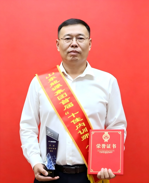 李晓刚