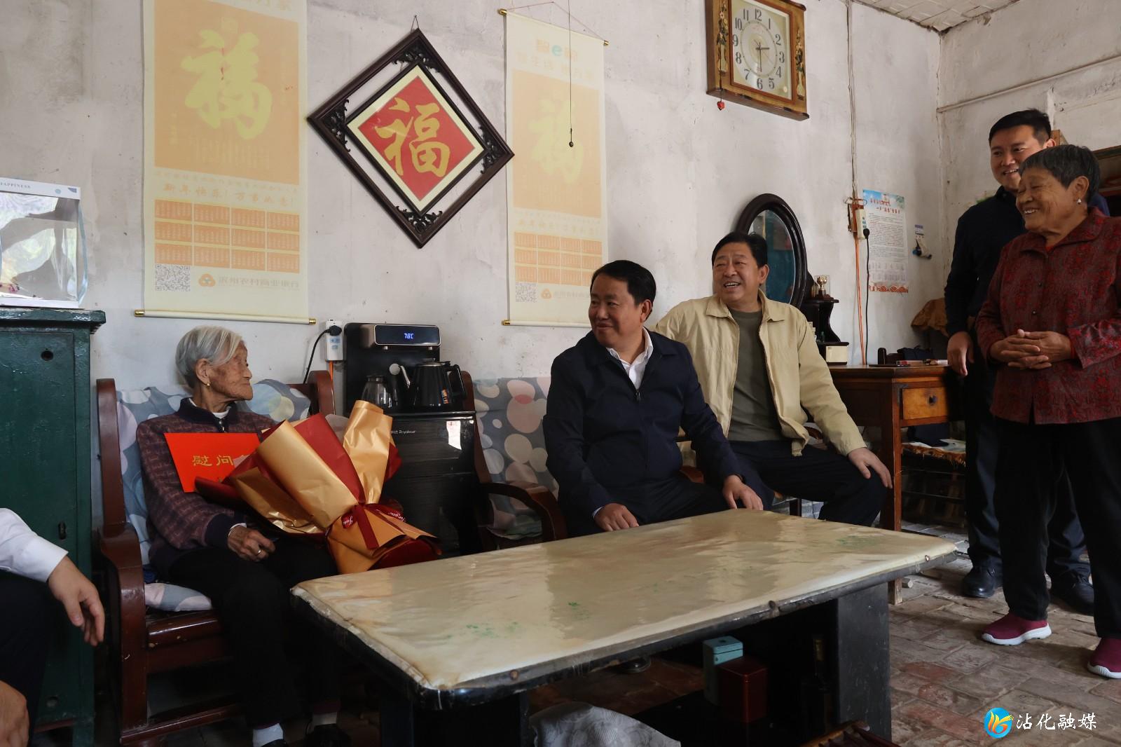 5aecf60ecef33b6376451cf63d4b904