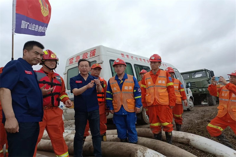 3-国家安全生产应急救援中心领导现场指导救援