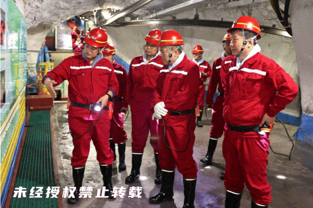 新矿集团客人来枣矿集团交流1_副本.gif
