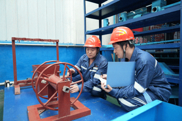 动图1严抓物资管控 (2)_副本.gif 动图1严抓物资管控 (2)_副本.gif