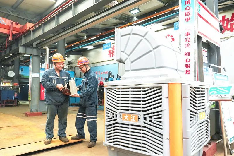 送清涼+冷風(fēng)機廠房降溫.JPG 送清涼+冷風(fēng)機廠房降溫.JPG