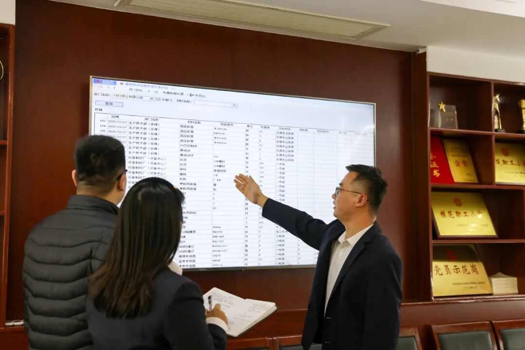 b50caf3b44a21ad09df033bcc60da85f.jpg b50caf3b44a21ad09df033bcc60da85f.jpg