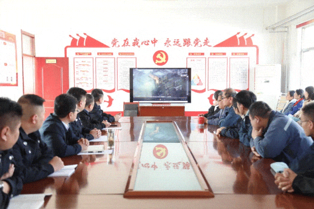 七五煤业消防谢安群.gif 七五煤业消防谢安群.gif