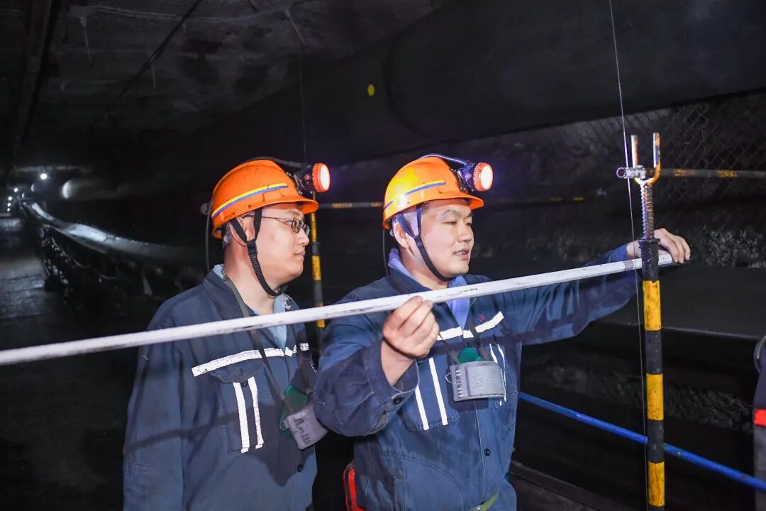 严把验收毫米关2.jpg 严把验收毫米关2.jpg