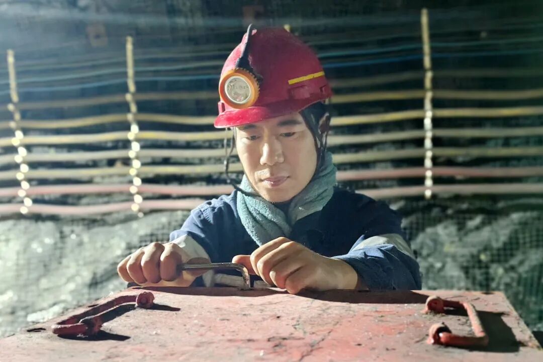 李维斌 (2).jpg 李维斌 (2).jpg