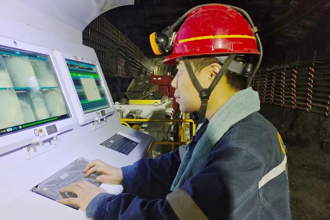 李维斌 (1).jpg 李维斌 (1).jpg