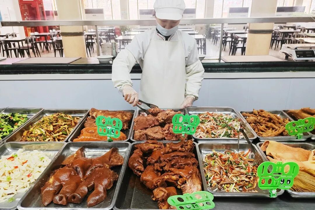 田陈煤矿职工食堂:灶台不冷,年味更暖 (2).jpg 田陈煤矿职工食堂:灶台不冷,年味更暖 (2).jpg