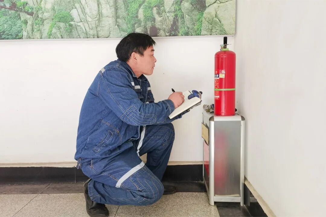 节日留勤2.jpg 节日留勤2.jpg