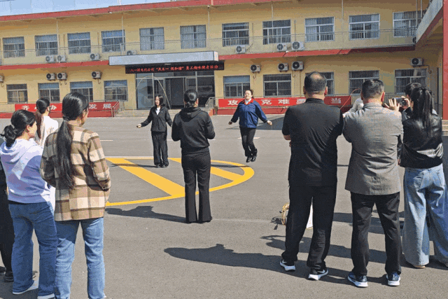 八一煤电化公司五一活动.gif