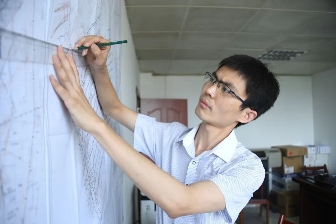 魏文杰.jpg 魏文杰.jpg