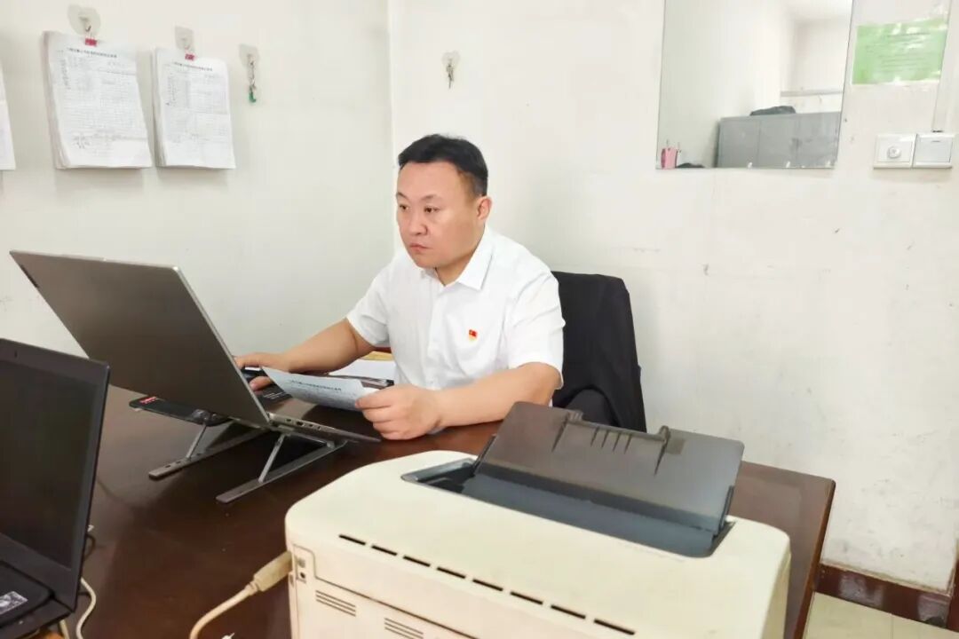 李军1.jpg