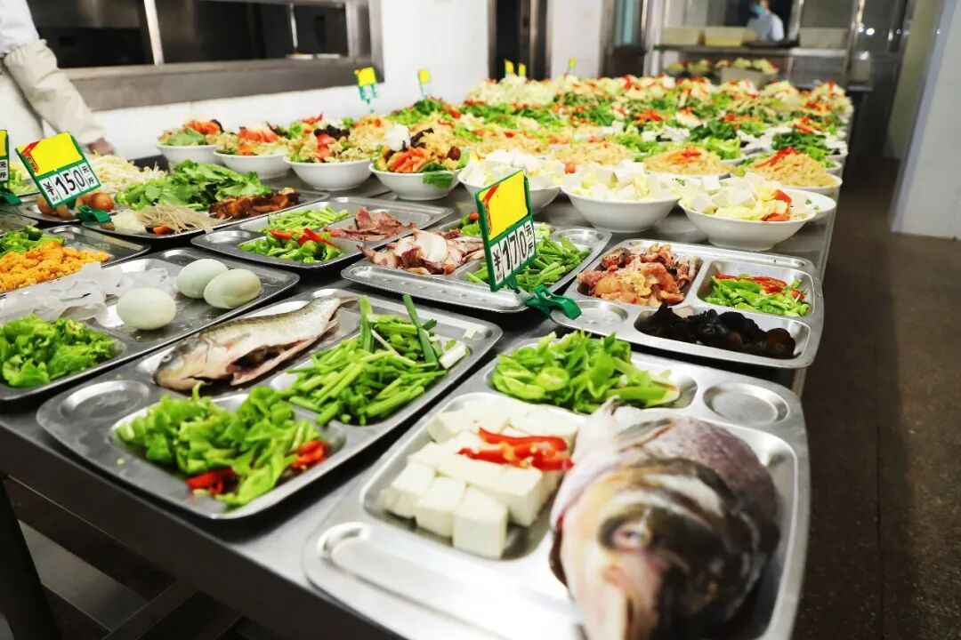 田陈煤矿：小处着眼解民忧 “衣食住行”暖人心 (1).png