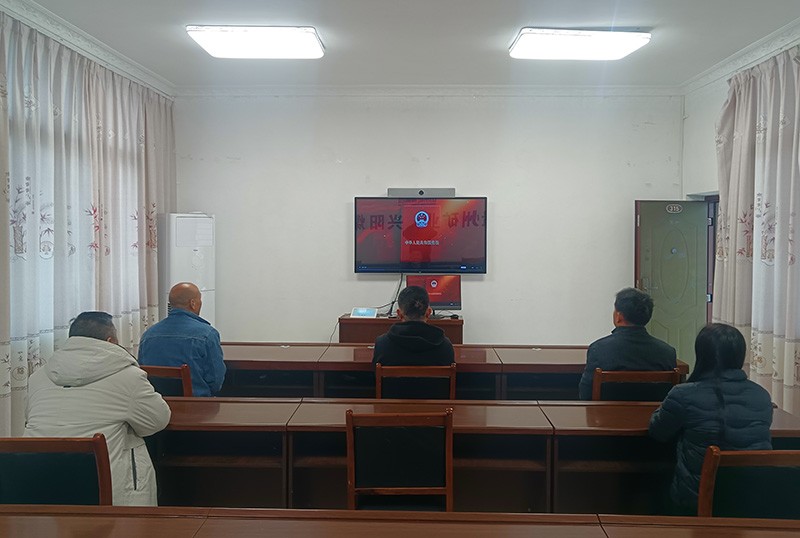 兴阳煤矿:开展宪法宣传日活动