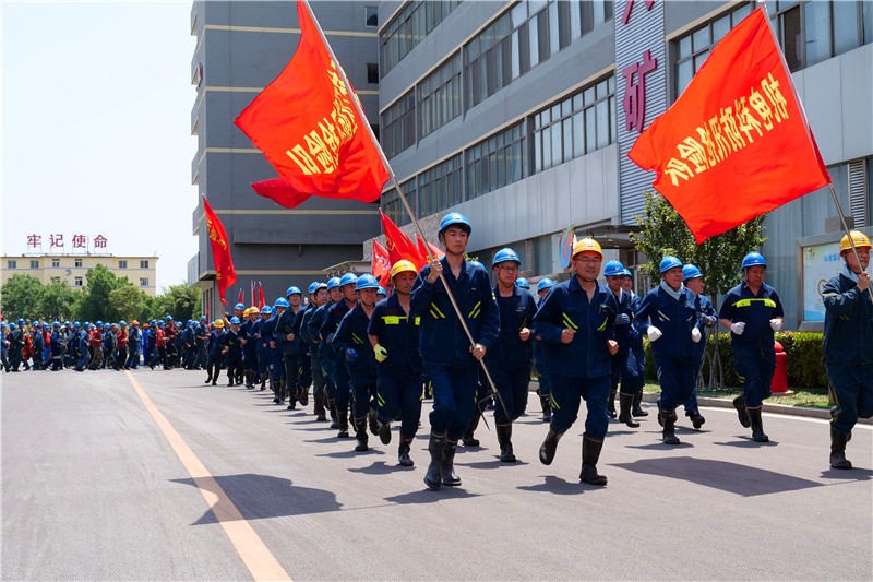 P1899028