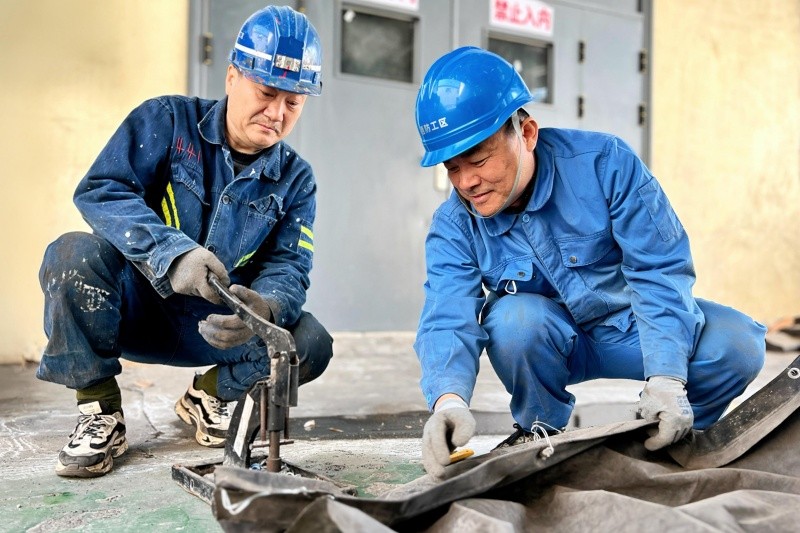 东滩煤矿张锐一线光影映初心2