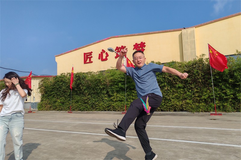 踢毽子_副本