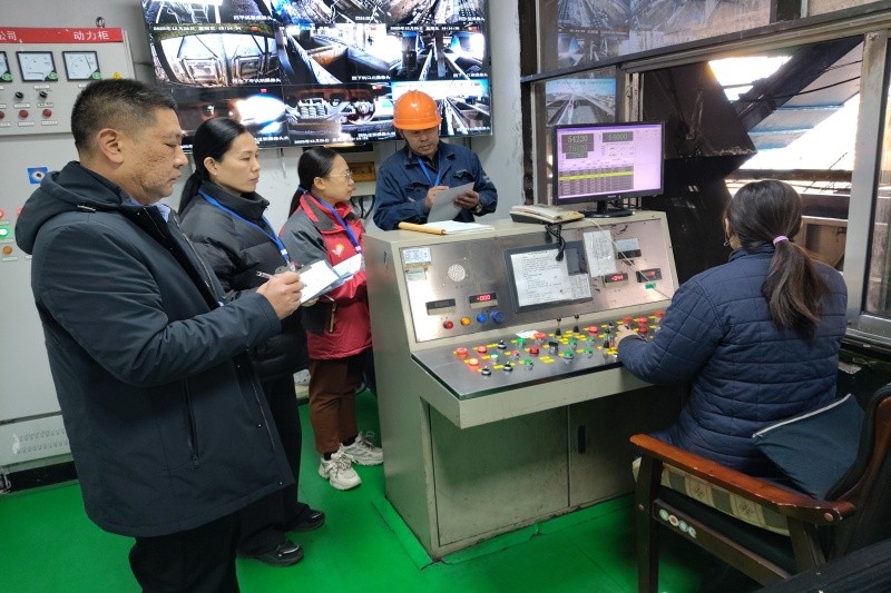 火车装车工_副本