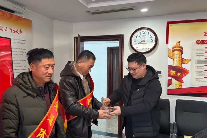 da750872ff75f9d8ec4d0084fdca0563