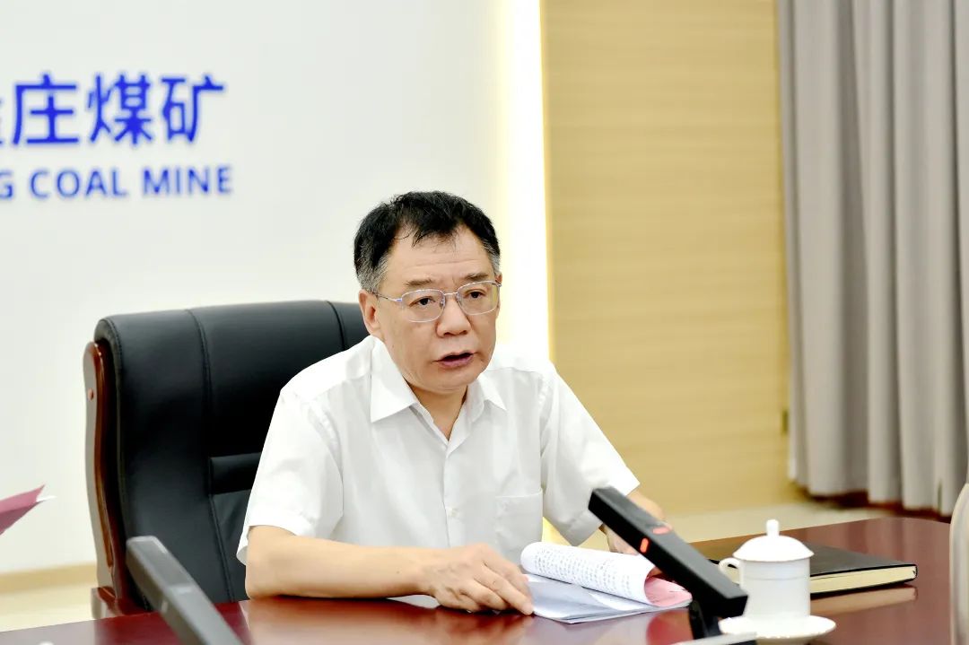 2.郑书记主持.JPG