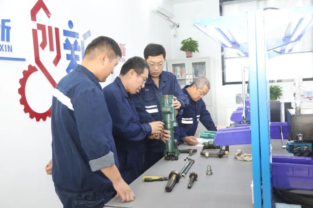 职工创新创效.JPG