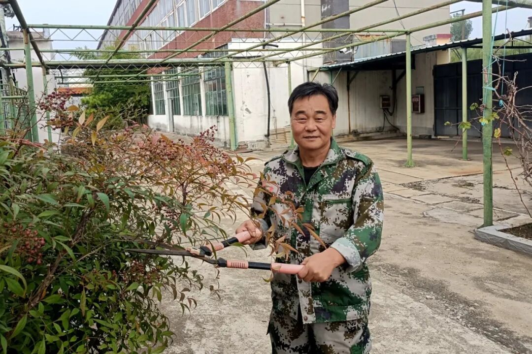 6综合服务中心丁月群.jpg