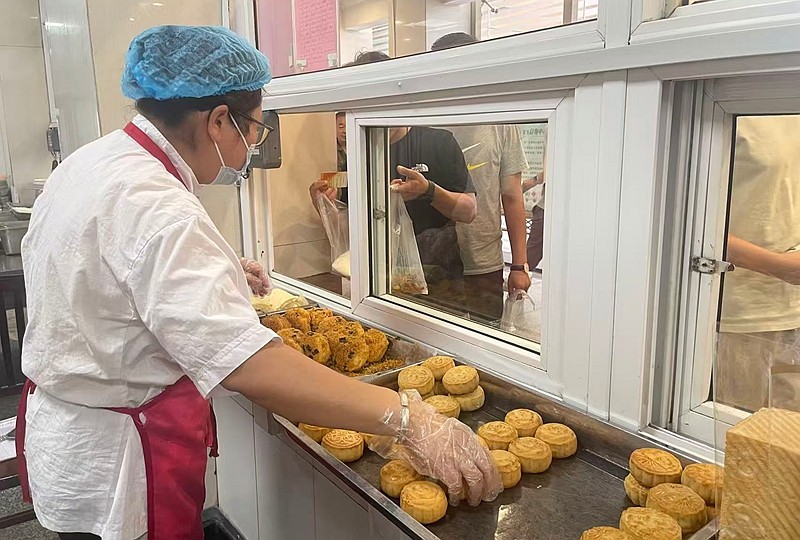 窗口月饼热卖1