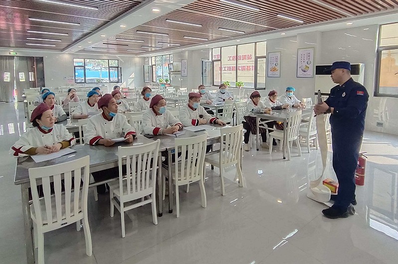 8182d9906a3d9065a0a2b75ba88b1ada