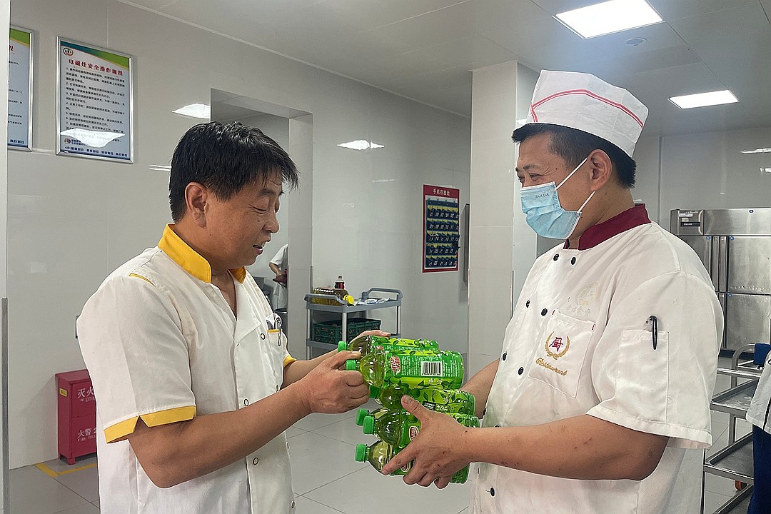 操作间送青梅绿茶