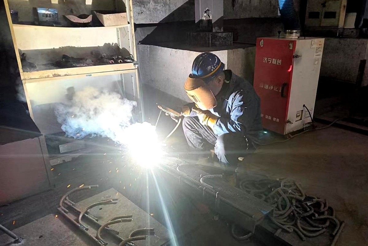 废料加工现场